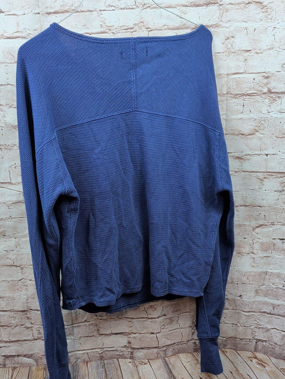 We The Free Women’s Long Sleeve Thermal Crew - Blue Small - Picture 5 of 6